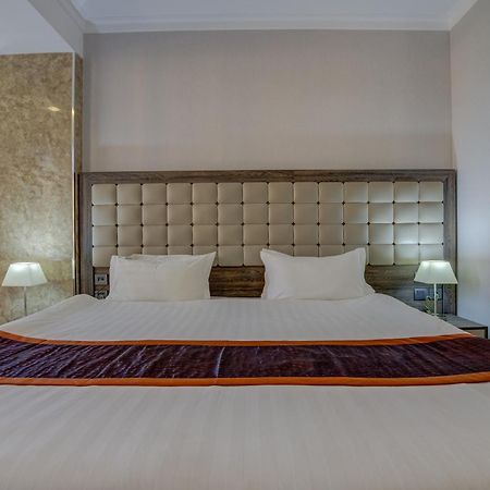 בישקק Hotel Lulu מראה חיצוני תמונה